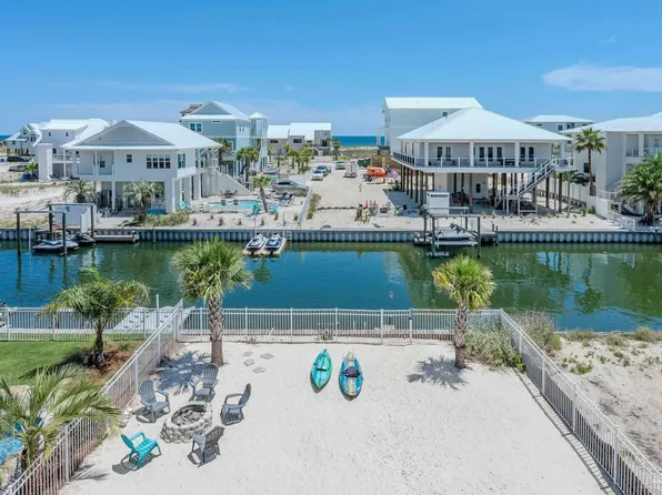 7402 Grand Navarre Blvd, Navarre, FL 32566