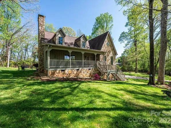 1524 Court Cir, Newton, NC 28658