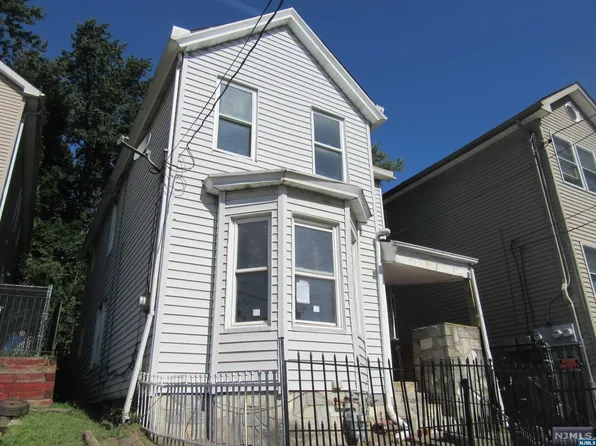 11 N 3rd St, Paterson, NJ 07522