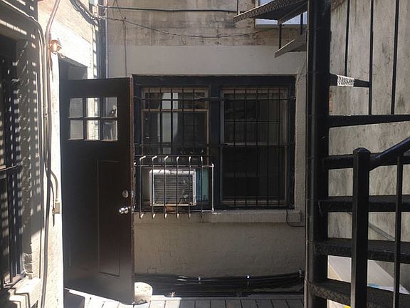 4th image of 206 W 139th St #A