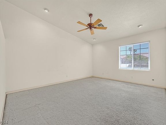3rd image of 380 E Desert Rose Dr