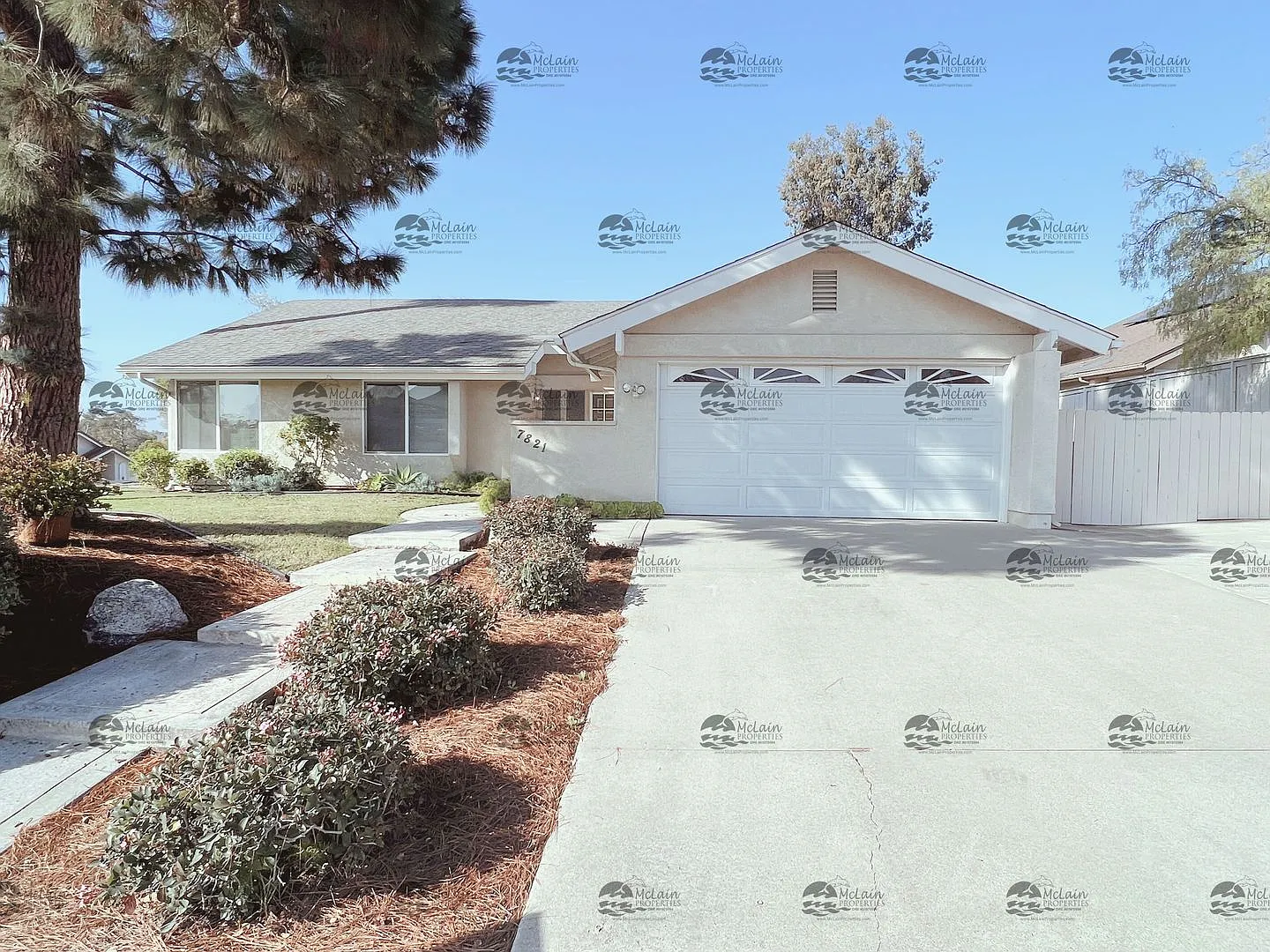 3 Bed/2 Bath with Large Backyard! — Photo 1