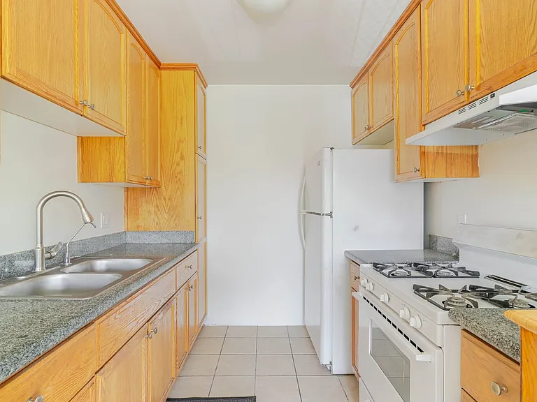 4514 Franklin Ave #5 — Photo 8