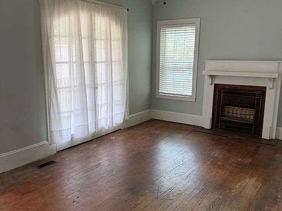 4th image of 217 Hardaway St