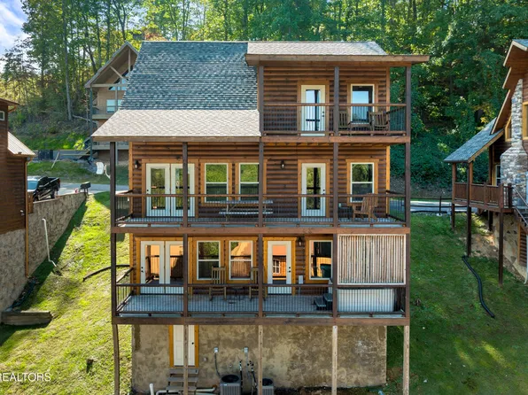 3307 Pine Peak Way, Sevierville, TN 37862