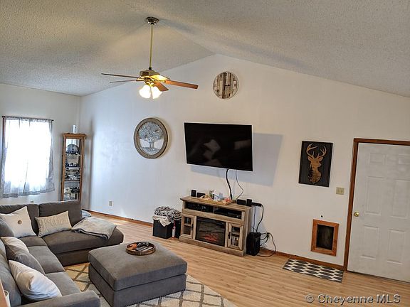 2nd image of 1921 Cottonwood Dr