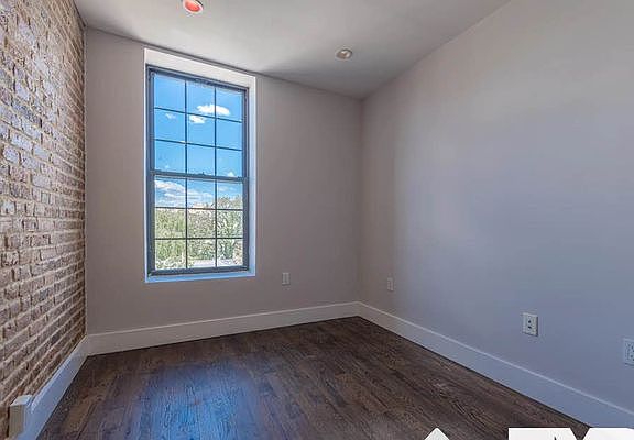 5th image of 575 Kosciuszko St #4L