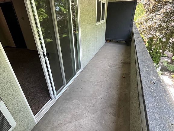 4th image of 1104 S Jefferson St #303