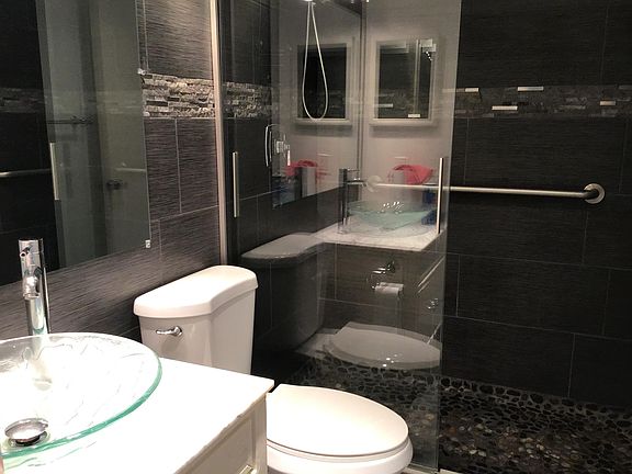 5th image of 2453 NE 51st St #E203