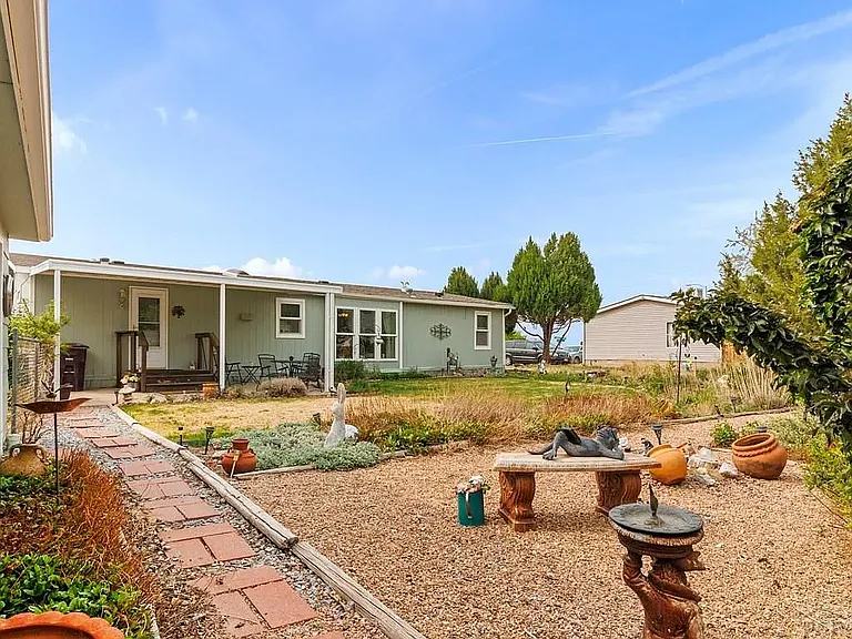 138 E Rolling Hills Dr — Photo 2