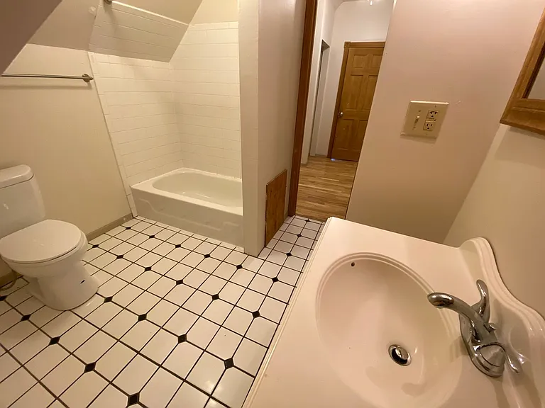 W Blake Ave 49-51 WR — Photo 14