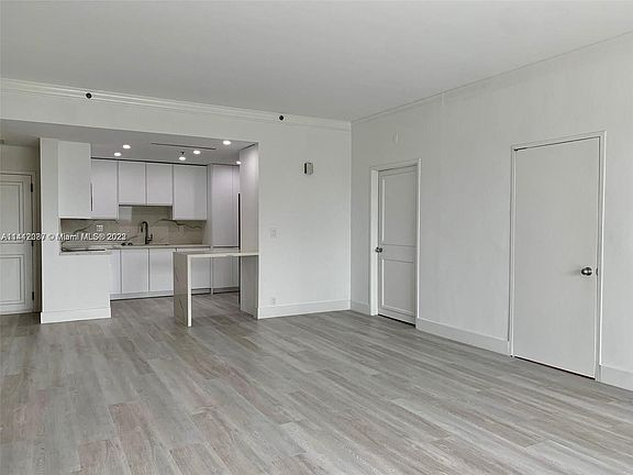 3rd image of 201 Crandon Blvd APT 306