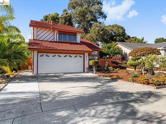 3rd image of 858 Coral Ridge Cir