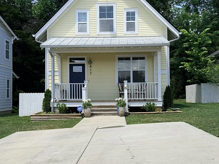 417 Juniper Dr — Photo 1