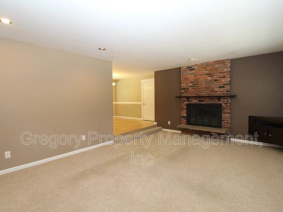 4th image of 14049 159th Ave NE