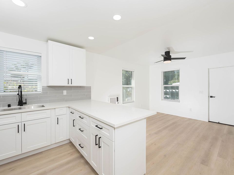 1st image of 2635-2639 Magnolia Ave #17756601