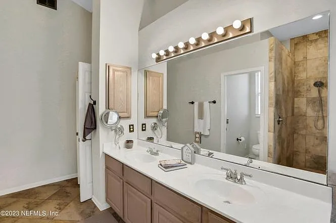 3845 Danforth Dr W — Photo 17