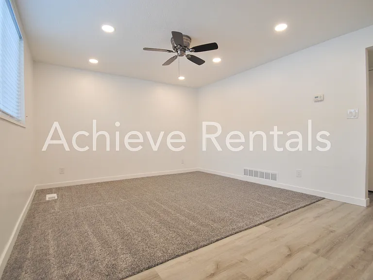 941 N 350 E — Photo 4
