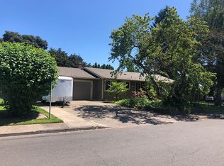 1100 Greenview Dr, Woodburn, OR 97071