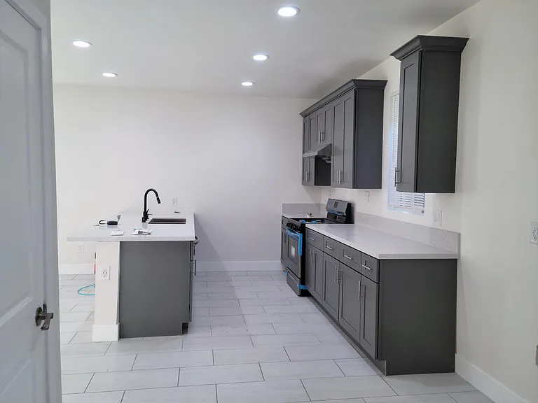 14711 S Norwalk Blvd — Photo 4