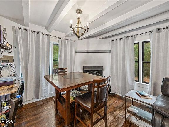 4th image of 552 Virginia St