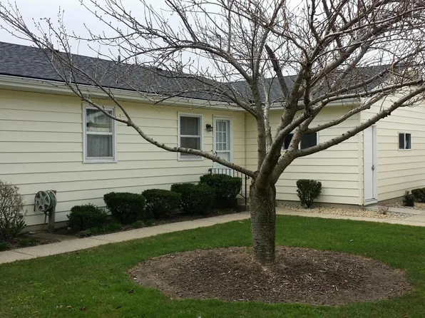 728 Andover St SE, Kentwood, MI 49548