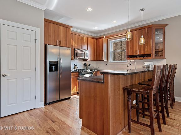 4th image of 1257 W Carmen Ave APT 2S