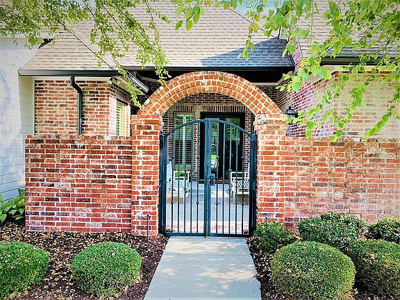 2nd image of 2743 Stone Creek Dr