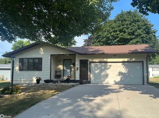 1103 8th St S, Humboldt, IA 50548