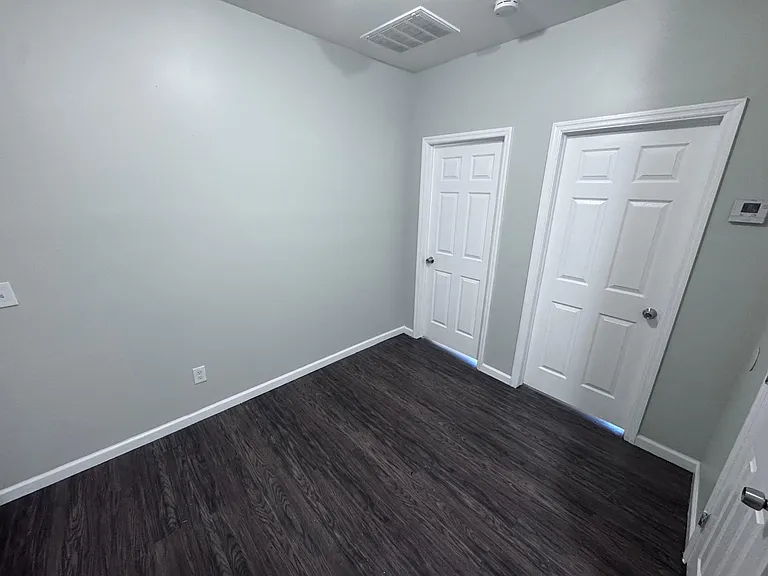 812 Clinton Ave #4 — Photo 1