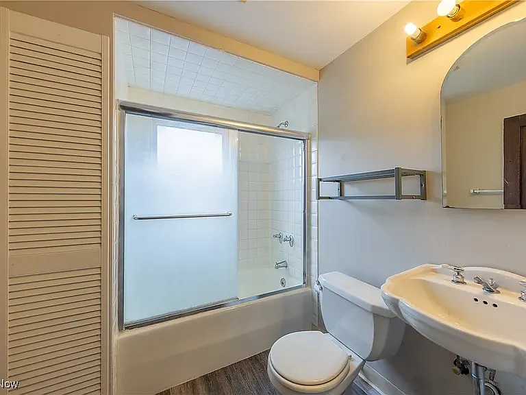2572 Mayfield Rd — Photo 31