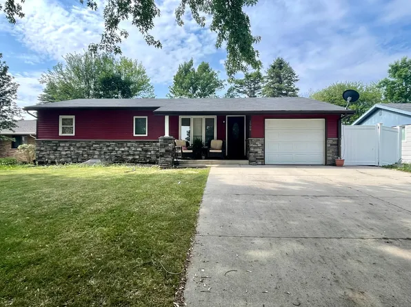 1909 Willow Ave, Worthington, MN 56187