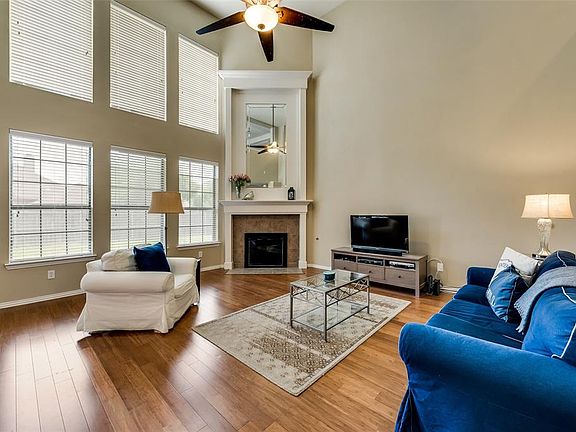 4th image of 1313 Rosebriar Ln