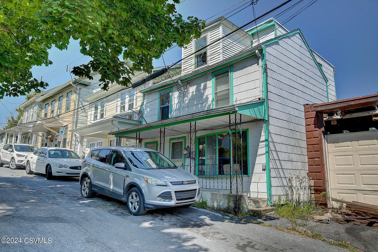 833-835 W Wood St photo 1
