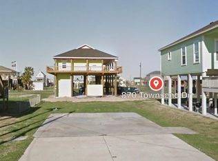 870 Townsend Dr, Crystal Beach, TX 77650