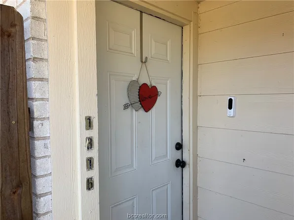 1316 Airline Dr, College Station, TX 77845