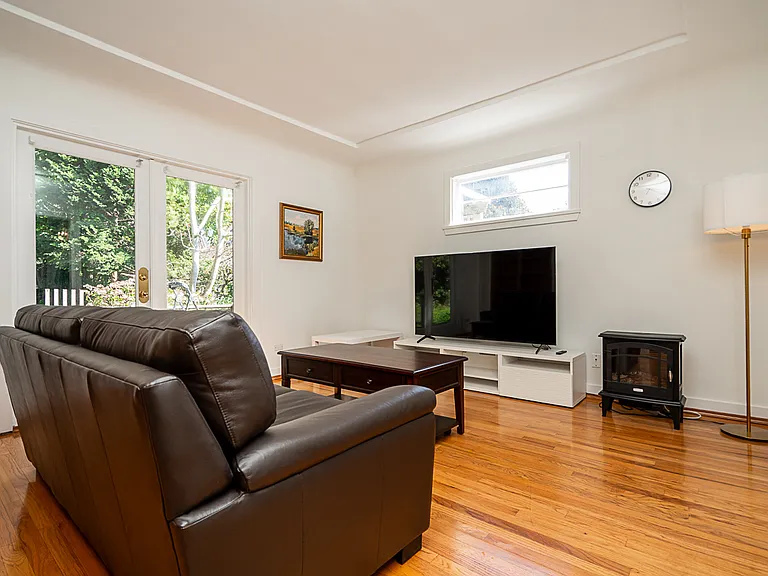5626 Highbury St — Photo 9