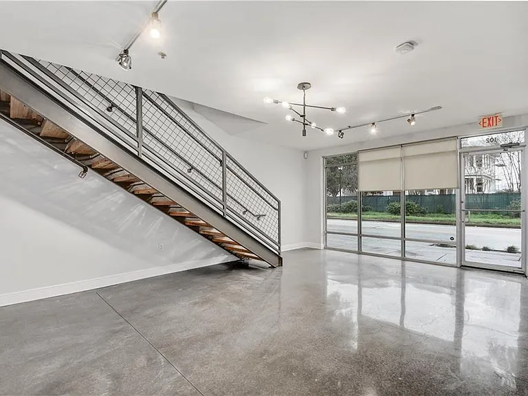 1601 E Cesar Chavez St #102 — Photo 5