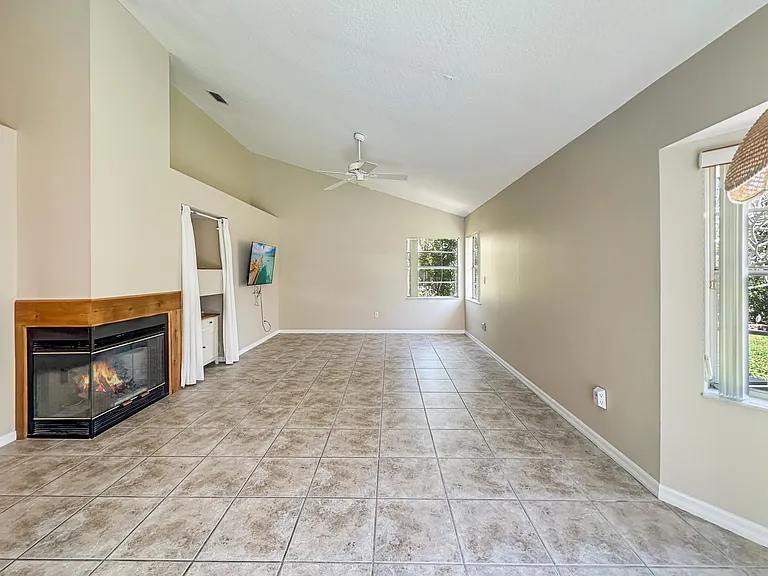 1860 Cobia Dr — Photo 14