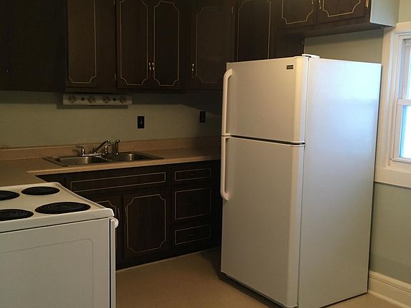 Eat-in Kitchen