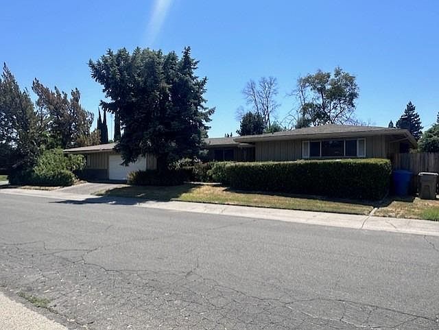 1st image of 1030-1028 Lake Glen Way