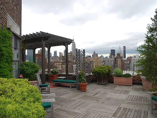 Rented by Sotheby's International Realty | media 49