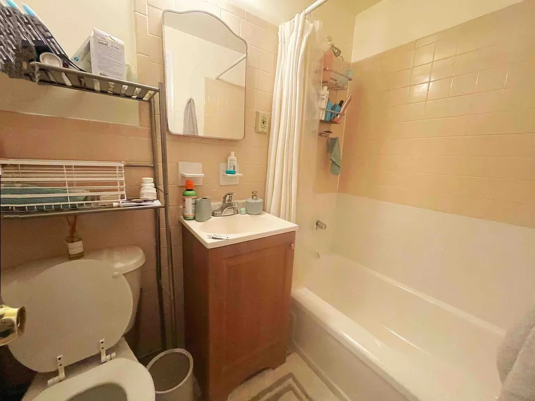 526 Adams St #1N — Photo 5