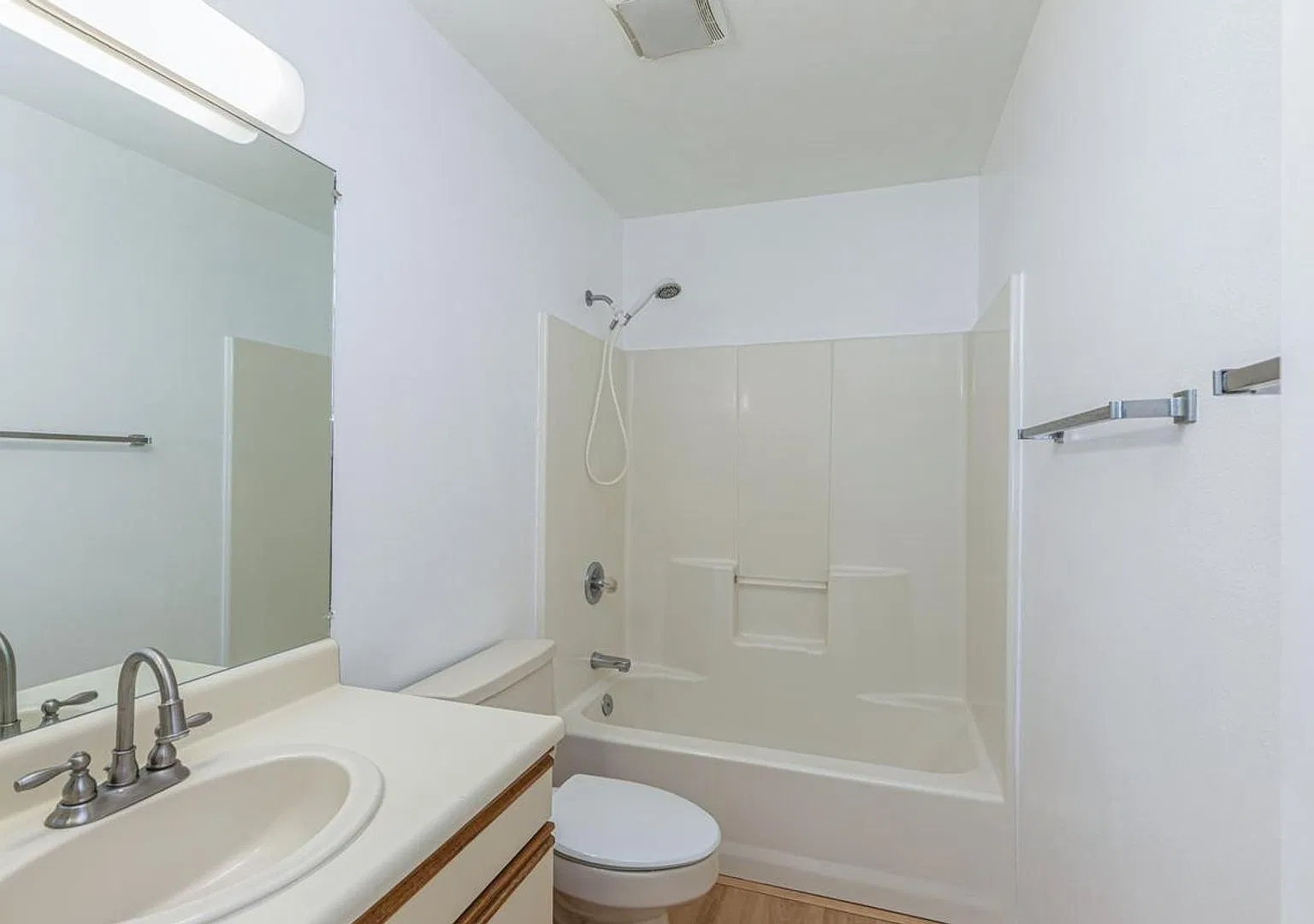 Centrally Located 3-Bedroom Home in Lihue's Isenberg Subdivision — Photo 4