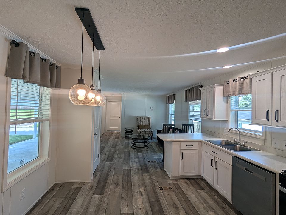 2nd image of 115 Pembrooke Dr