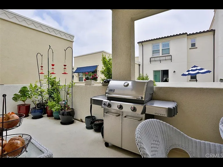 19 Abarrota St — Photo 11