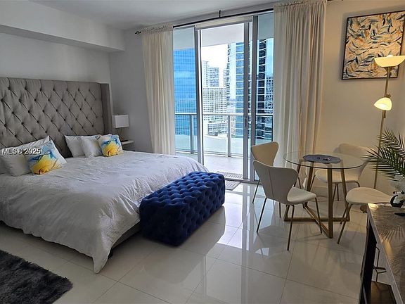 3rd image of 1300 Brickell Bay Dr #23