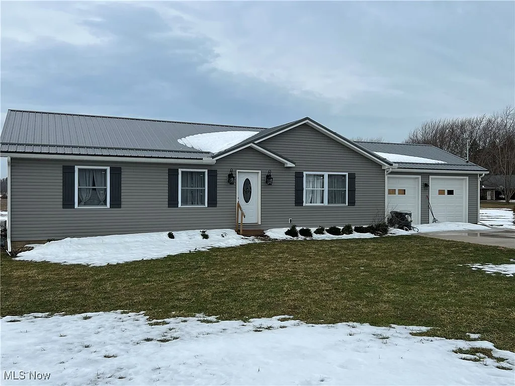 21 Lake Park Dr photo 1