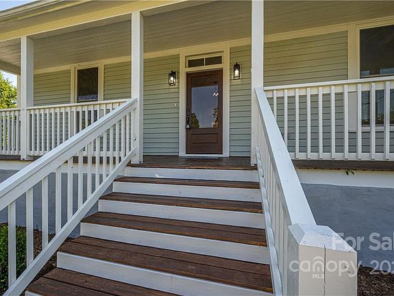 4th image of 614 N Grove St
