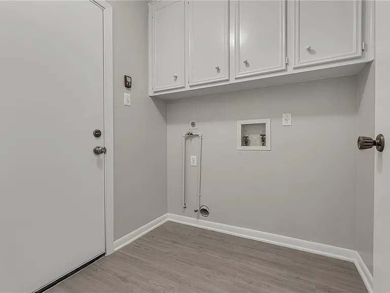 2312 Windsor Dr — Photo 14